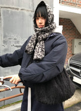 FUZZY LEOPARD MUFFLER