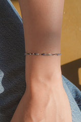 Sea of Youth, single line bracelet_March Birthstone