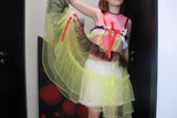 Wear more yellow skirts with light gauze.