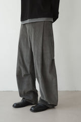 volume curved corduroy pants
