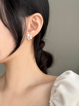 Mother-of-pearl cherry blossom earrings