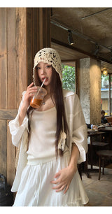 Beige knit hat, bucket hat