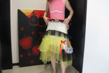 Wear more yellow skirts with light gauze.
