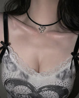 [IDLE Shuhua Necklace] メルティングメタリックハートチョーカーネックレス - Silver Color