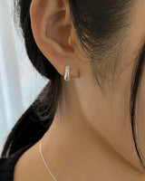 Layer of U earring (silver)