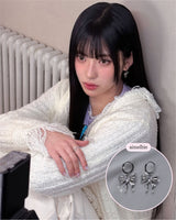 [IZNA ココ Piercing] メルティングリボンハギーズピアス - Silver Color