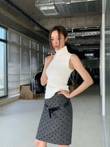 ダイアリータートルネックノースリーブTシャツ