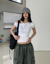 リブ編みアンバランスボタンショルダーTシャツ