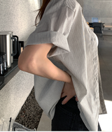 Rear Stripe Short Sleeve Shirt / 2 colors