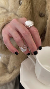 Horse shoe ring
