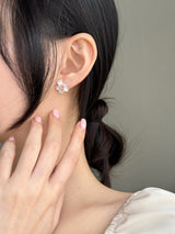 Mother-of-pearl cherry blossom earrings