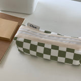 Clam round pencilcase _ Checkerboard celery