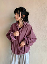 Quanta Check Loose-Fit Semi Crop Wind Jacket