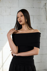 ドレープ オフショルダー Tシャツ-ブラック