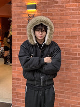 ラクーントリムパネレッドパッファージャケットウィズファーリニング