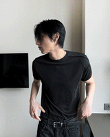 カッティングマッスルフィットTシャツ
