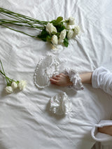 Winter rose scrunchie (pattern)