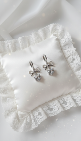 [IU Piercing] Dainty Heart Crystal and Ribbon Huggies Piercing - Silver Color