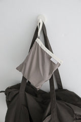 flat pouch (cream grey)