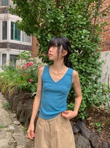 Toara Ribbed Diagonal Cut V-neck Sleeveless