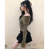 オフショルダーボタンニット