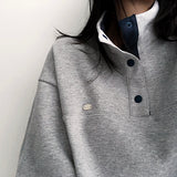 P.V. badge color button sweatshirt