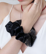 HALF CHECK SCRUNCHIE