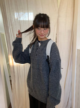 [unisex] ハインドレイブークレヘンリーネックオーバーニット