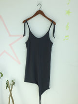 loose-fit strap sleeveless