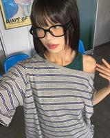 マットストライプワンショルダーオーバーサイズフィットTシャツ