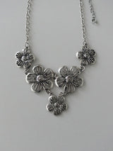 FLOWER LINK NECKLACE