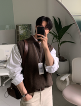  Marel Caraneck Button Knitted Vest