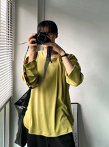 ルーズピーチUネックTシャツ