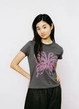 バタフライエンジェルTシャツ - チャコール