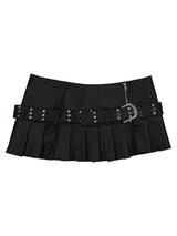 シックレイヤードプリーテッドレザースカート