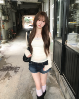 VネックTシャツ