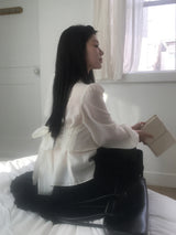 ツイストシアーハイブラウス
