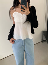 リチャードフリルスリーブレスブラウス