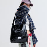 GLOSSY SHOULDER BAG