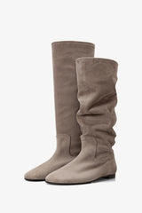 WRINKLE BOOTS IN OAT MILK
