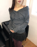 Oin Double-Button Off-Shoulder Knit