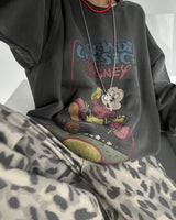 [UNISEX] ミッキーライセンスピグメントスウェットシャツ (Overfit Boxy Unisex Printed)