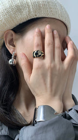 Black pattern gold ring