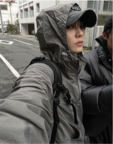 Arc-in-crop windbreaker