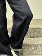  Curved stitch denim pants