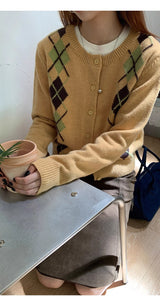 Argyle pattern wool knit cardigan
