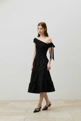 リアワンショルダーシャーリングトップ / ブラック