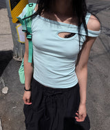 カットアウトストラップTシャツ
