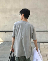 スクエアフレームレタリング半袖Tシャツ