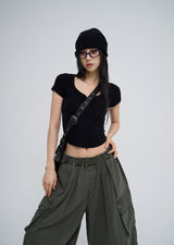 [U-BASIC] Slow button V-neck short sleeve